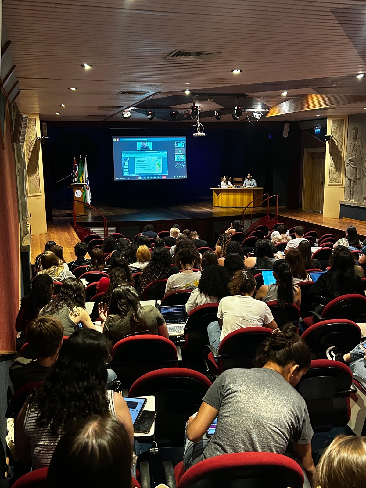 Momentos do curso de Relações Internacionais